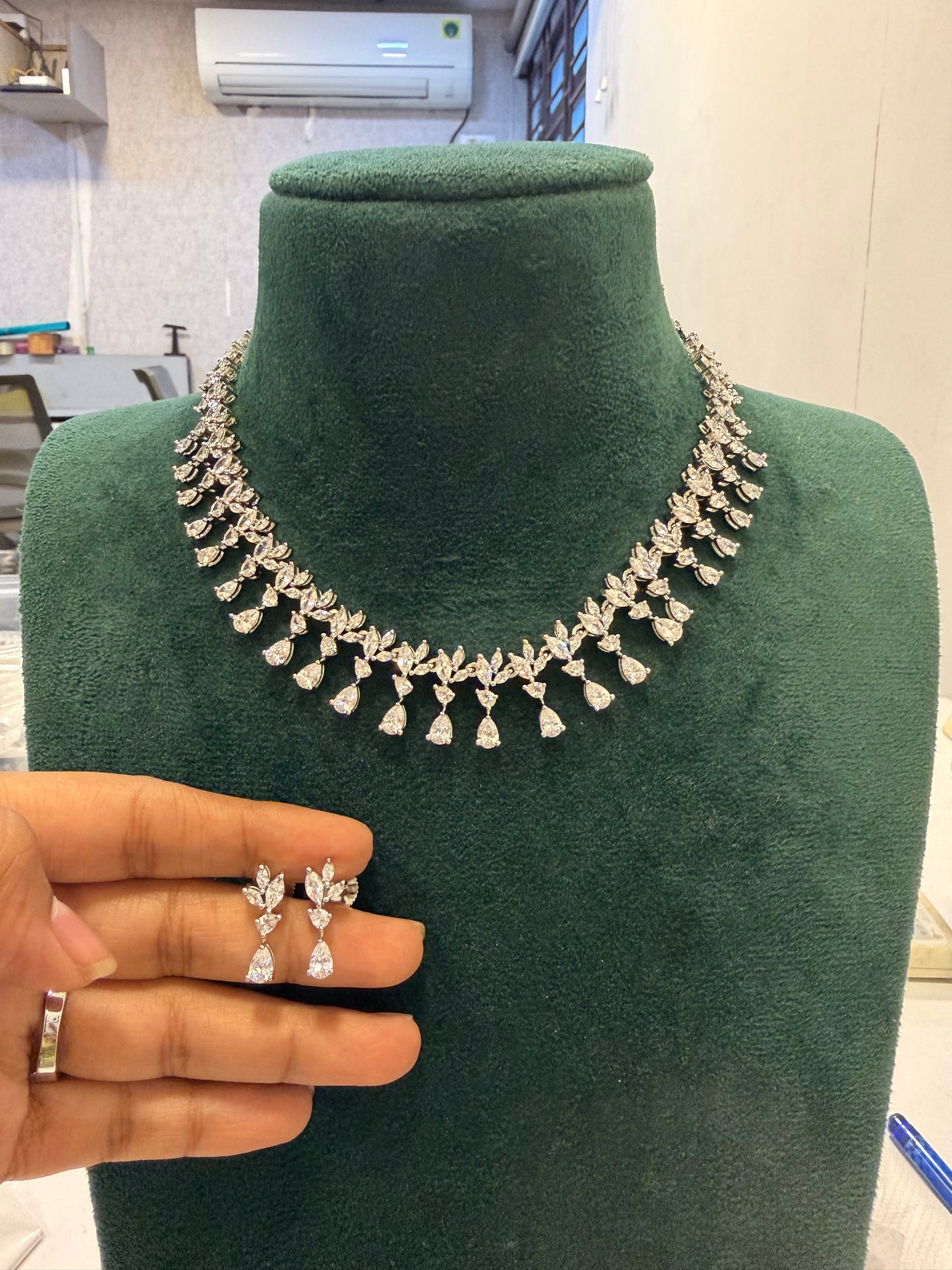 Soumya Delicate Necklace Set