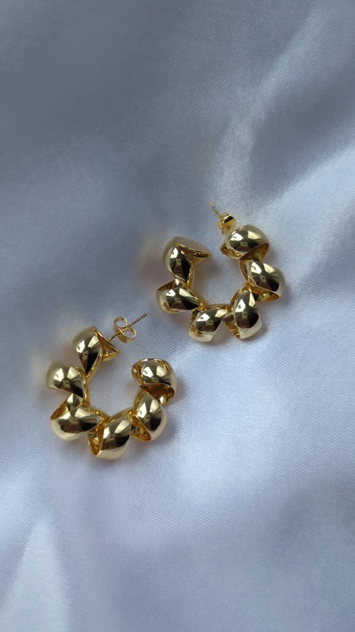 Camilie Spiral Hoops