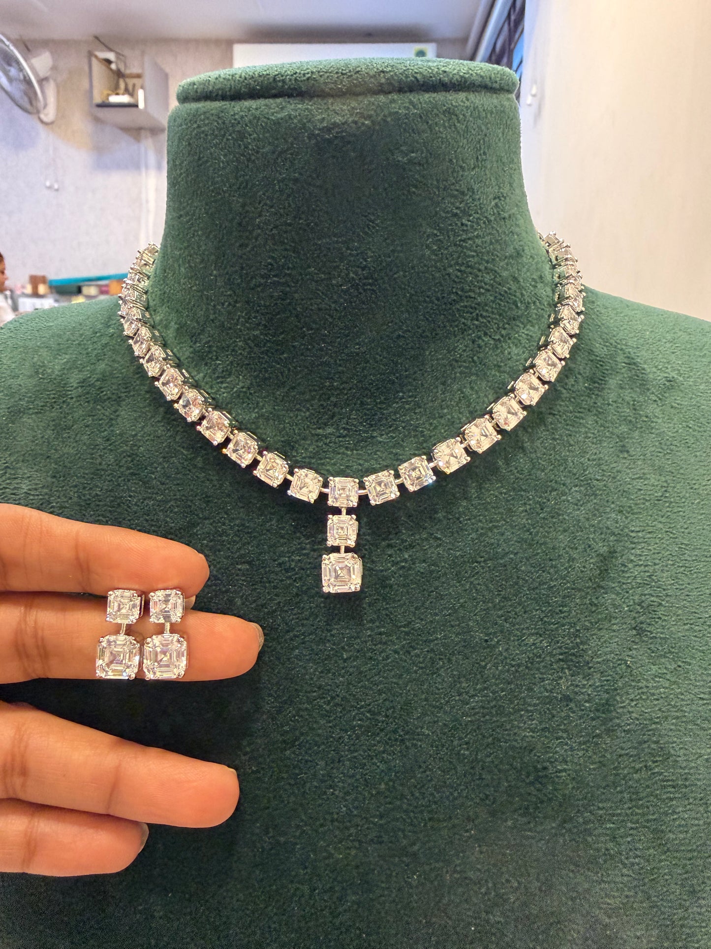 Dharna Necklace Set