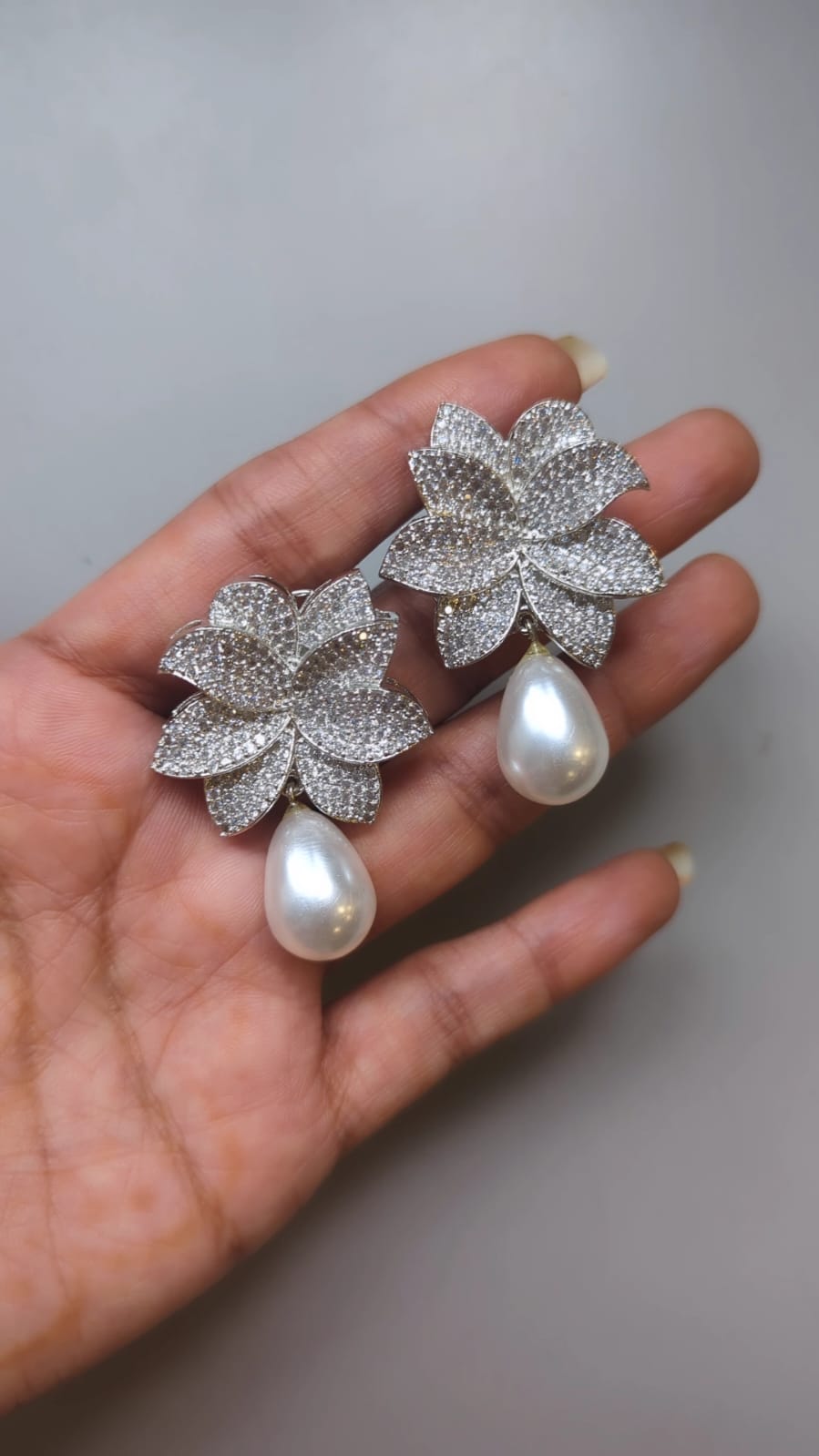 Sonu Pearl Earrings