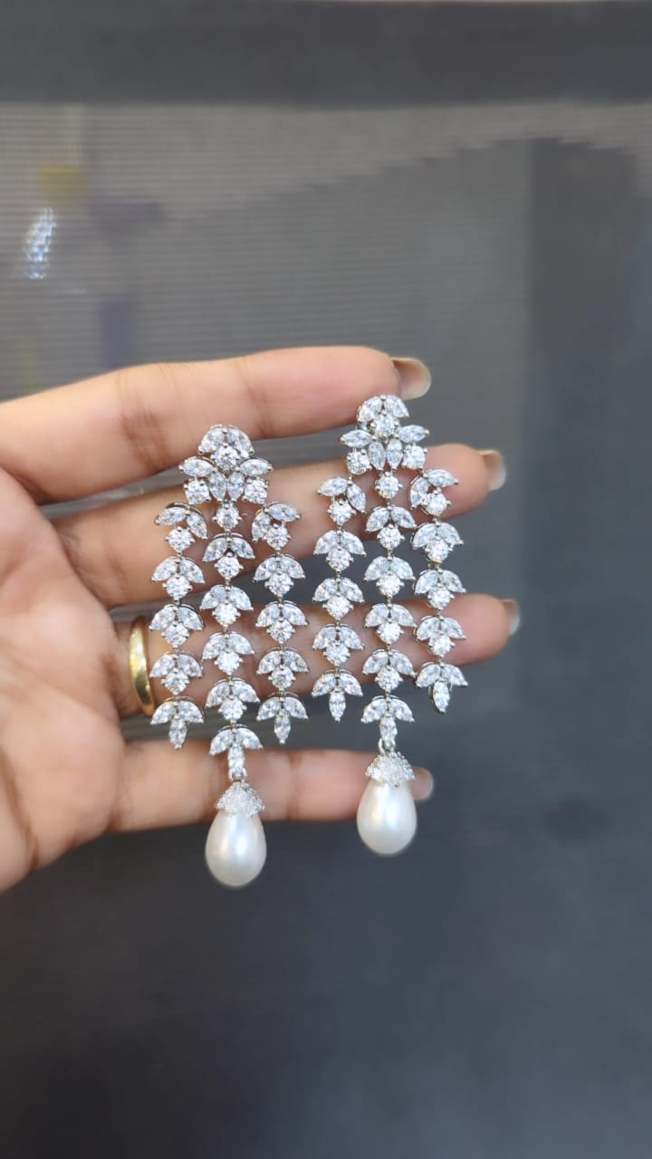 Swarnali Diamond Danglers
