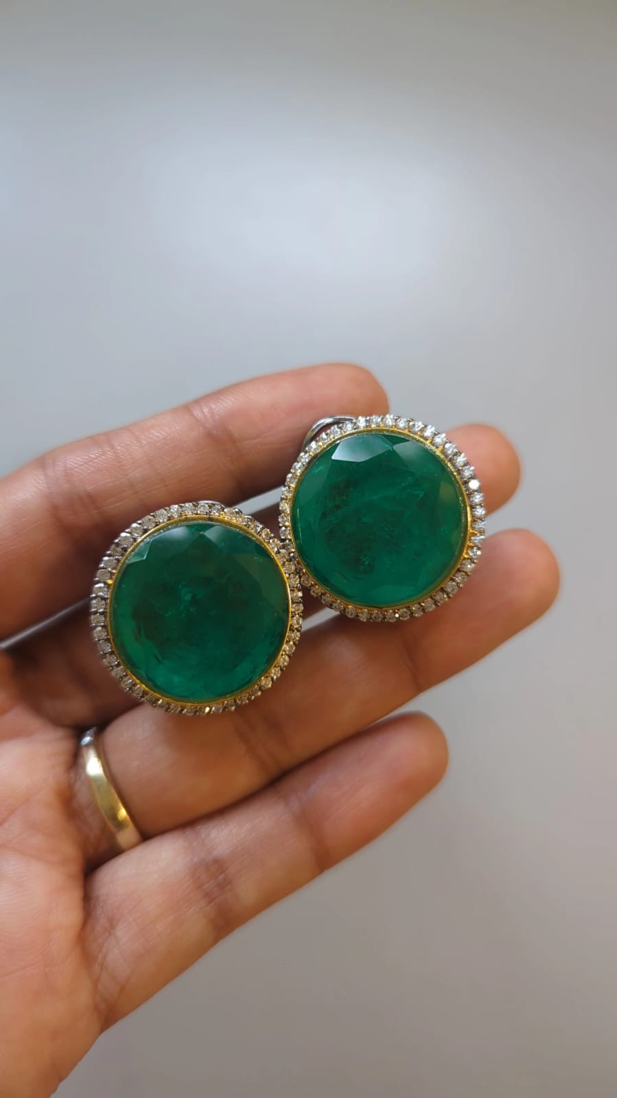 Kriti Emerald Studs