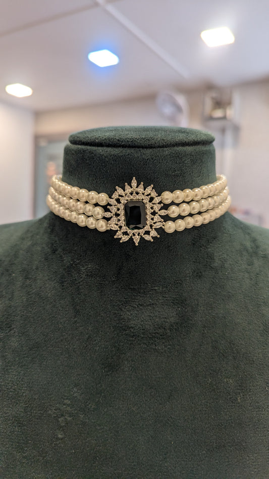 Monalisa Emerald and Pearl Choker