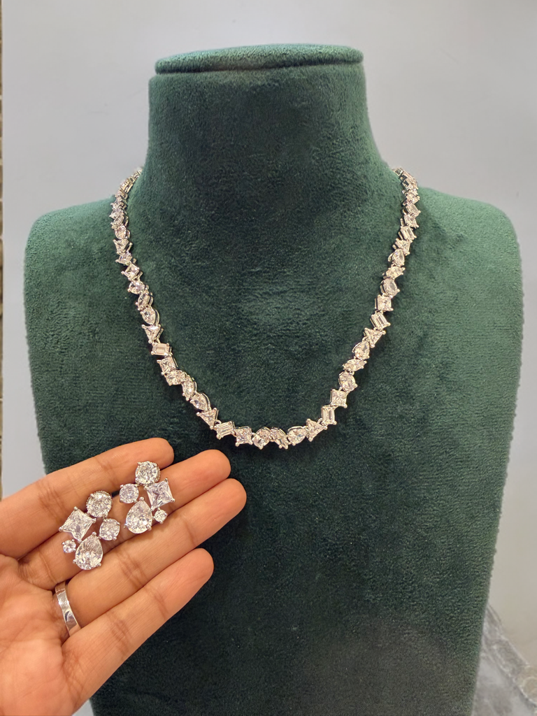 Chanchal Mix Diamond Single Line Set