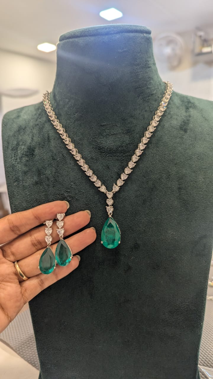 Diya Necklace Set