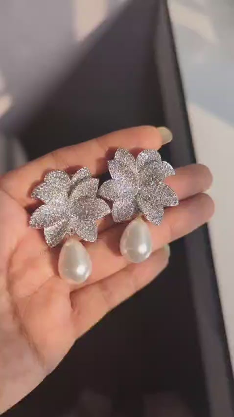 Sonu Pearl Earrings