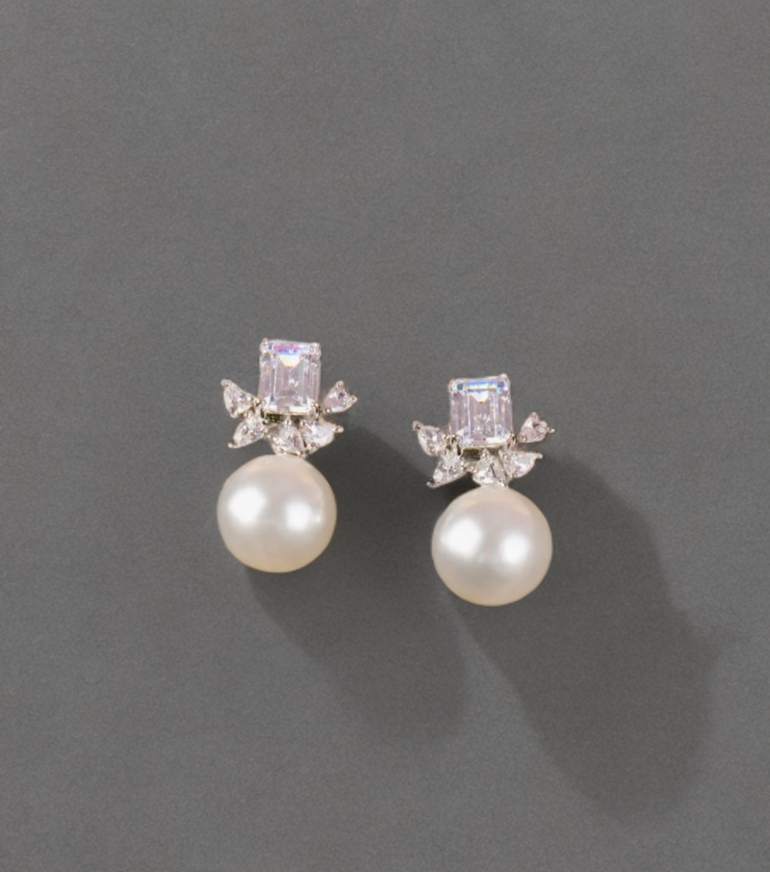 Ishita pearl & diamond earrings